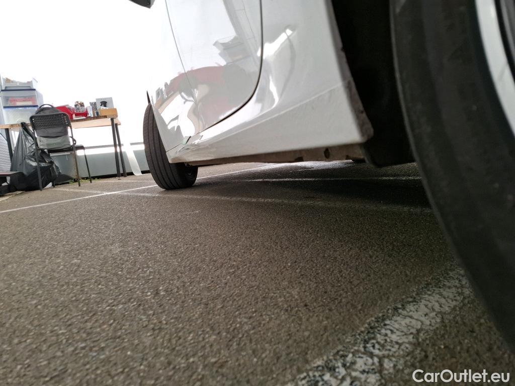  Peugeot  208  Active 1.2 PureTech 100CV BVM6 E6d #1