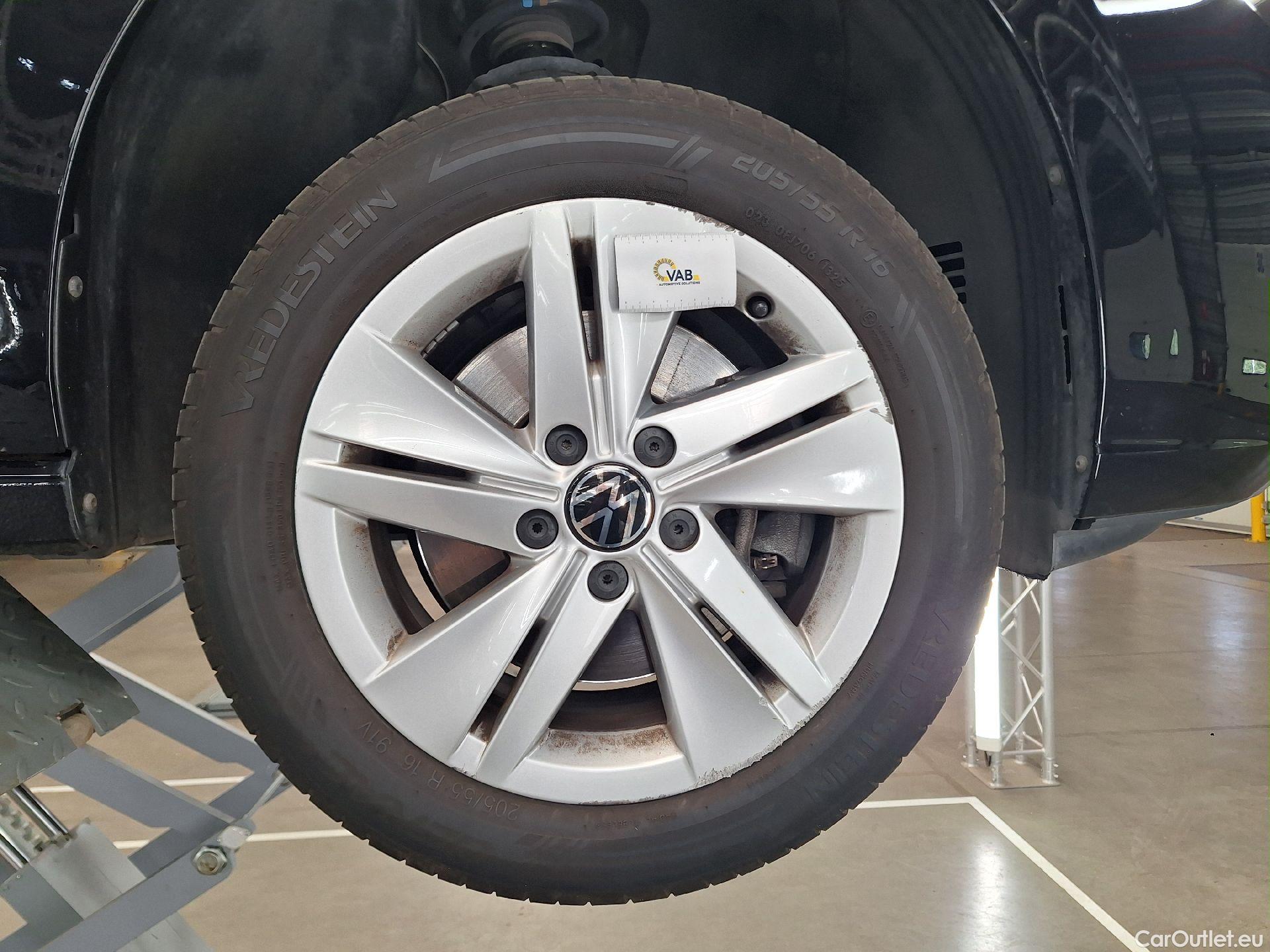  Volkswagen  Golf  VW, VIII Var '20, Var.2.0TDi 115 Life DSG #29