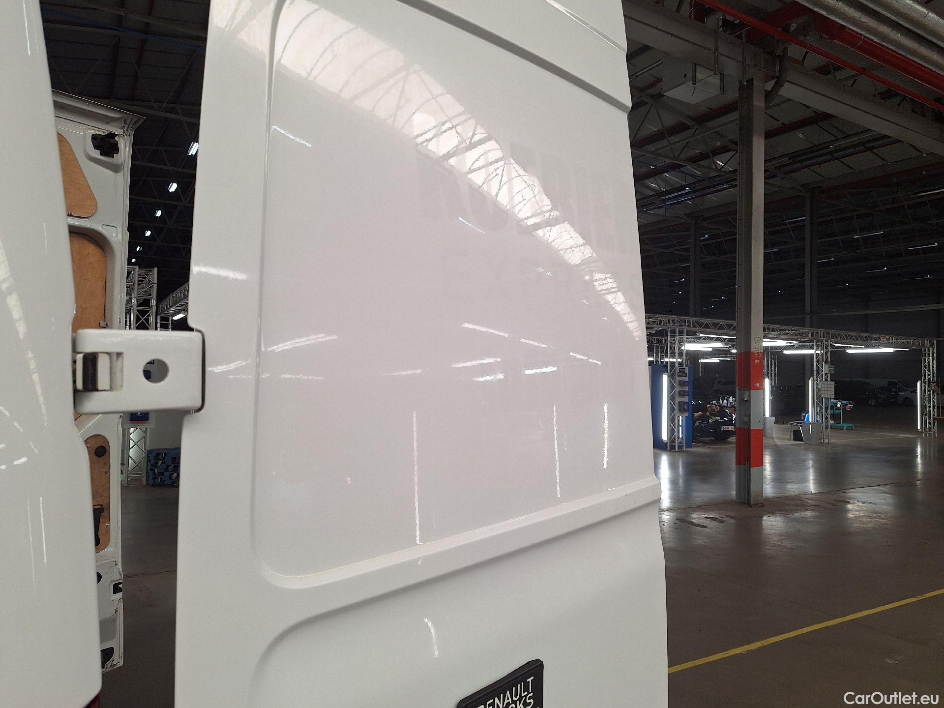  Renault  Master Renault Trucks, _ '19, Mast.150 35 FG L2H2 Red Edit. #18
