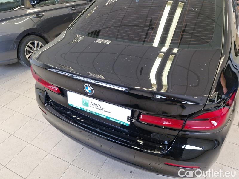  Bmw  Serie 5  Lim. (G30)  (2016->) 520d xDrive AT #9