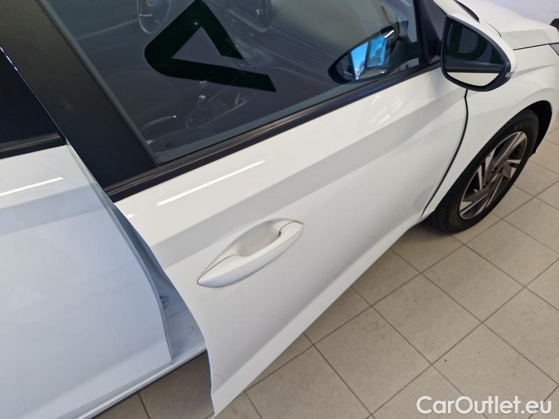  Hyundai  i20   (BC3) (2020)  1.2i FAMILY #11
