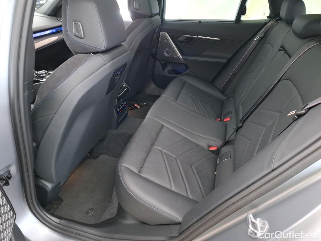  Bmw  i5  Touring M60 xDrive 81kWh BVA #4