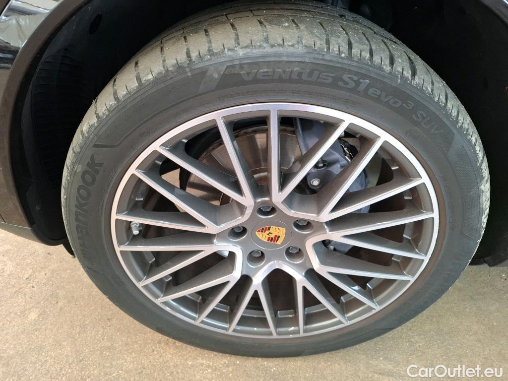  Porsche  Cayenne PORSCHE  5p SUV  E-Hybrid #29