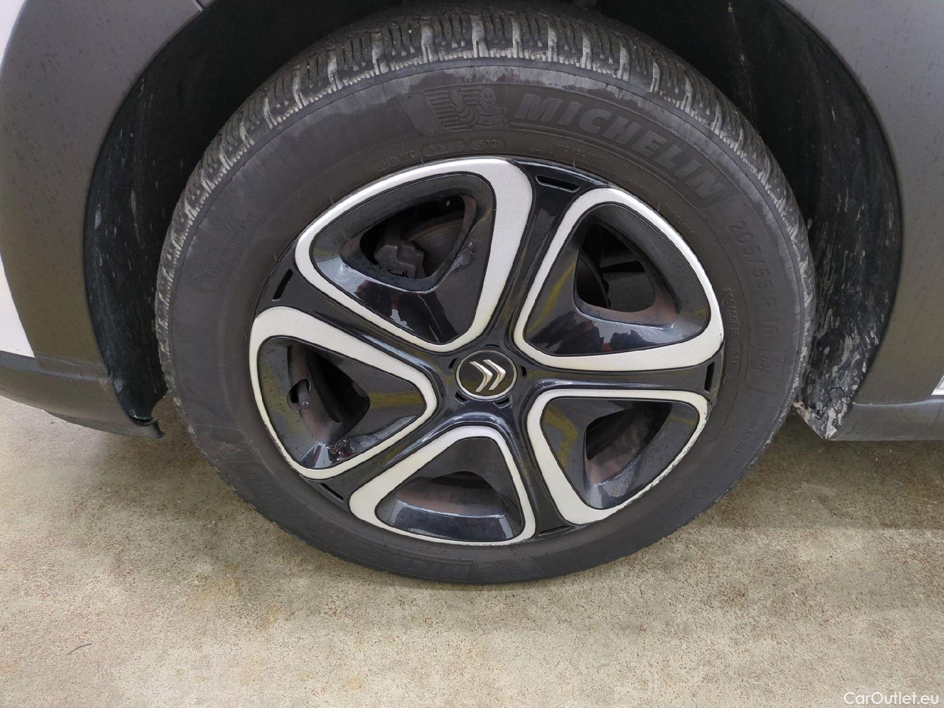  Citroen  C3  Société / 2020 / 5P / Berline / VU PureTech 83 S&S BVM Feel Nav #1
