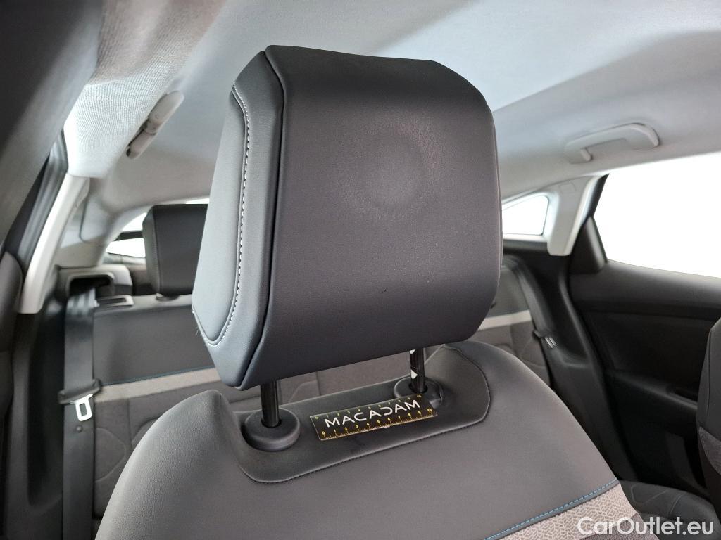  Citroen  C4  Berline Feel Pack 1.2 PureTech 130CV BVM6 6E #9