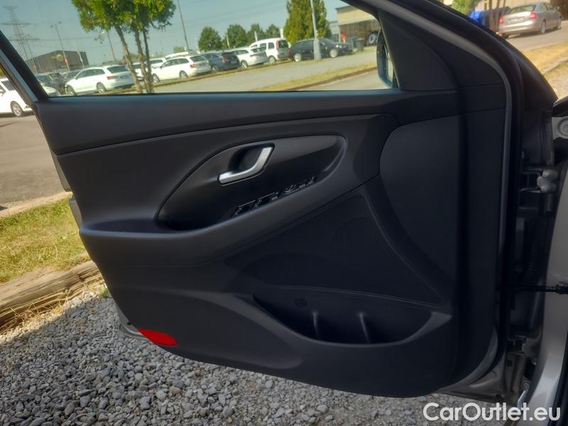  Hyundai  i30  (PD)(01.2017  ->)  1.5T MHEV Comf kombi 5d #13