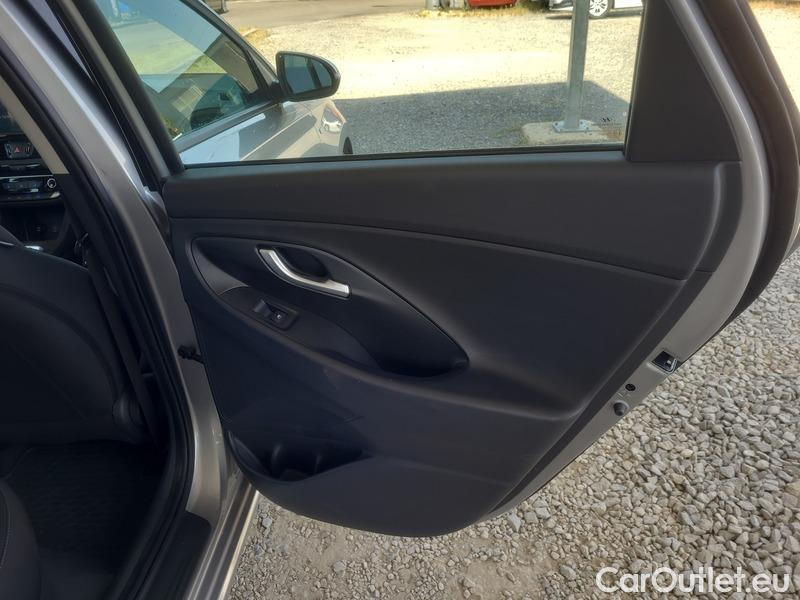  Hyundai  i30  (PD)(01.2017  ->)  1.5T MHEV Comf kombi 5d #17
