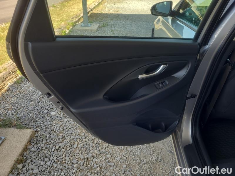  Hyundai  i30  (PD)(01.2017  ->)  1.5T MHEV Comf kombi 5d #4