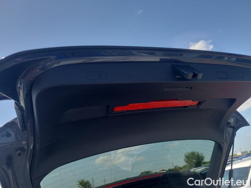  Volkswagen  Golf  VIII Variant (CG5) 2020 Var.2.0TDI 110 Style AT #8
