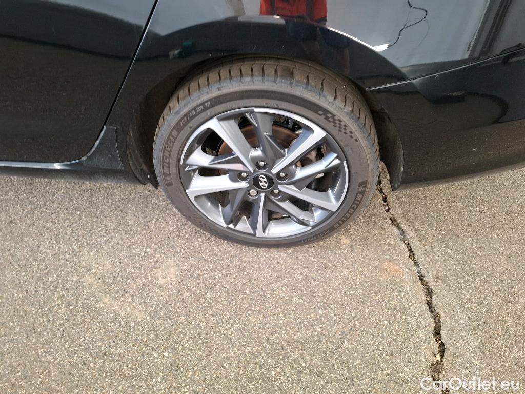  Hyundai  i30 HYUNDAI  Sport Wagon / 2020 / 5P / Break 1.0 T-GDI 120 DCT-7 MHEV CREATIVE SW #61