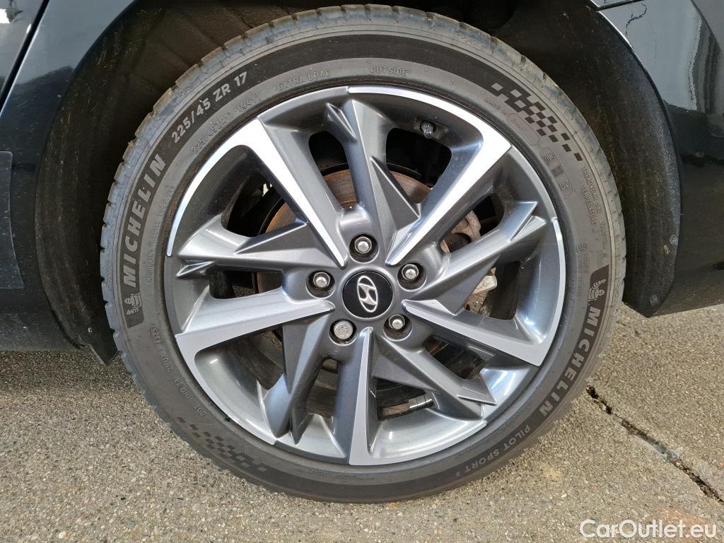  Hyundai  i30 HYUNDAI  Sport Wagon / 2020 / 5P / Break 1.0 T-GDI 120 DCT-7 MHEV CREATIVE SW #62