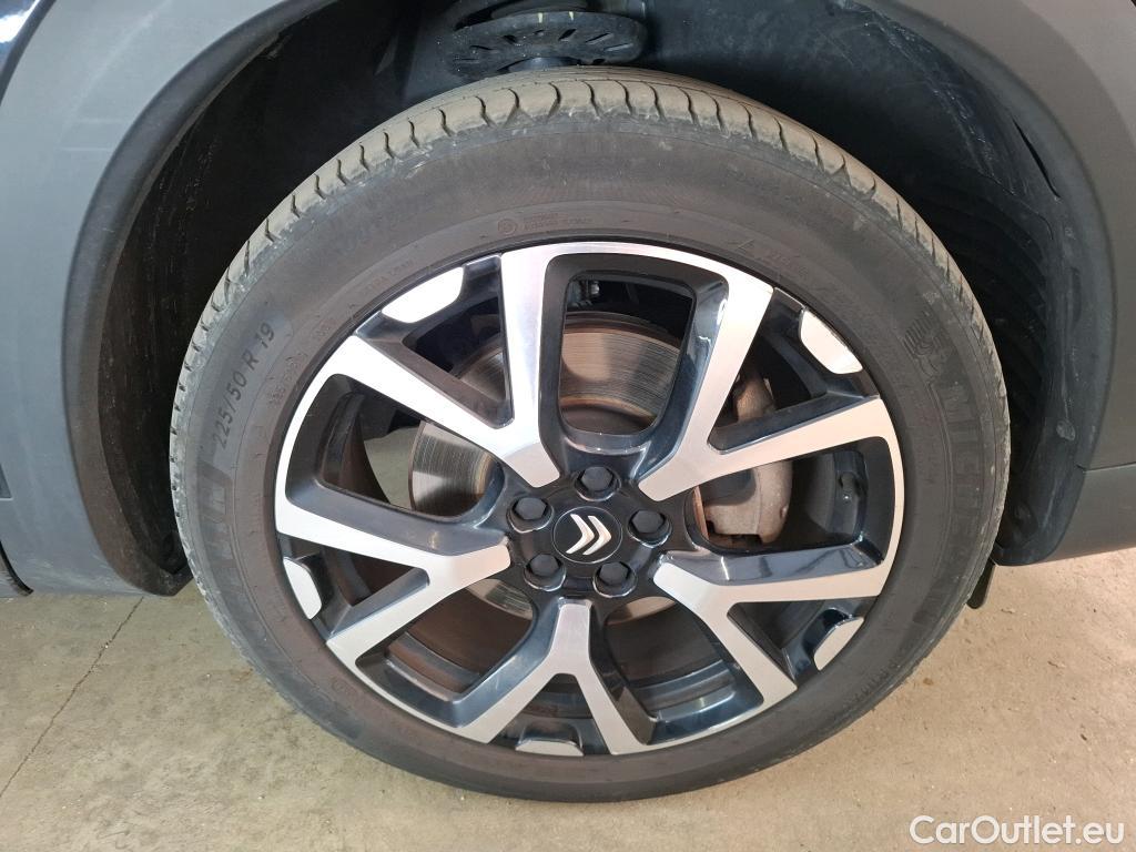  Citroen  C5 Aircross CITROEN  / 2022 / 5P / SUV Hybride recharg 225 e-EAT8 Shine Pack #15