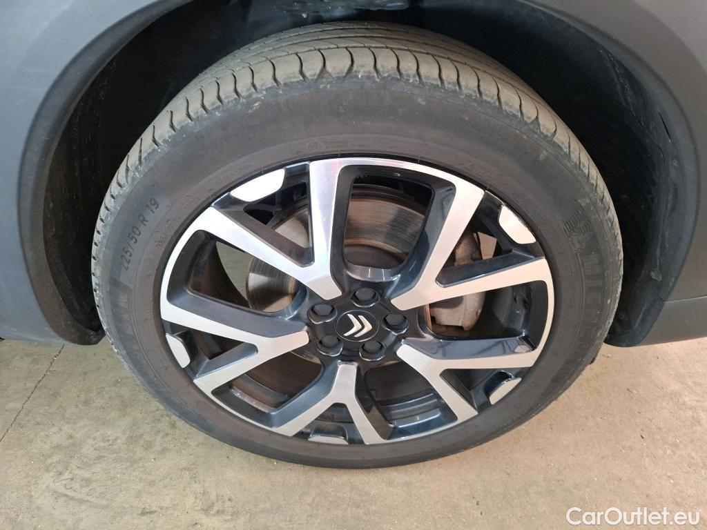  Citroen  C5 Aircross CITROEN  / 2022 / 5P / SUV Hybride recharg 225 e-EAT8 Shine Pack #14