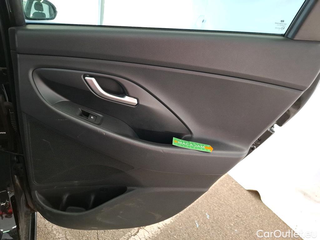  Hyundai  i30 HYUNDAI  Sport Wagon / 2020 / 5P / Break 1.0 T-GDI 120 DCT-7 MHEV CREATIVE SW #33