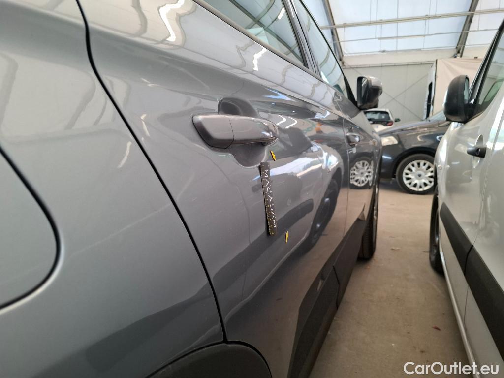  Opel   Grandland X Grandland X Elegance Business 1.2 Turbo 130CV BVA8 E6d #10