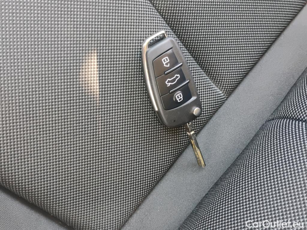  Audi  Q3 AUDI  / 2018 / 5P / todoterreno Advanced 35 TDI 110kW (150CV) #2