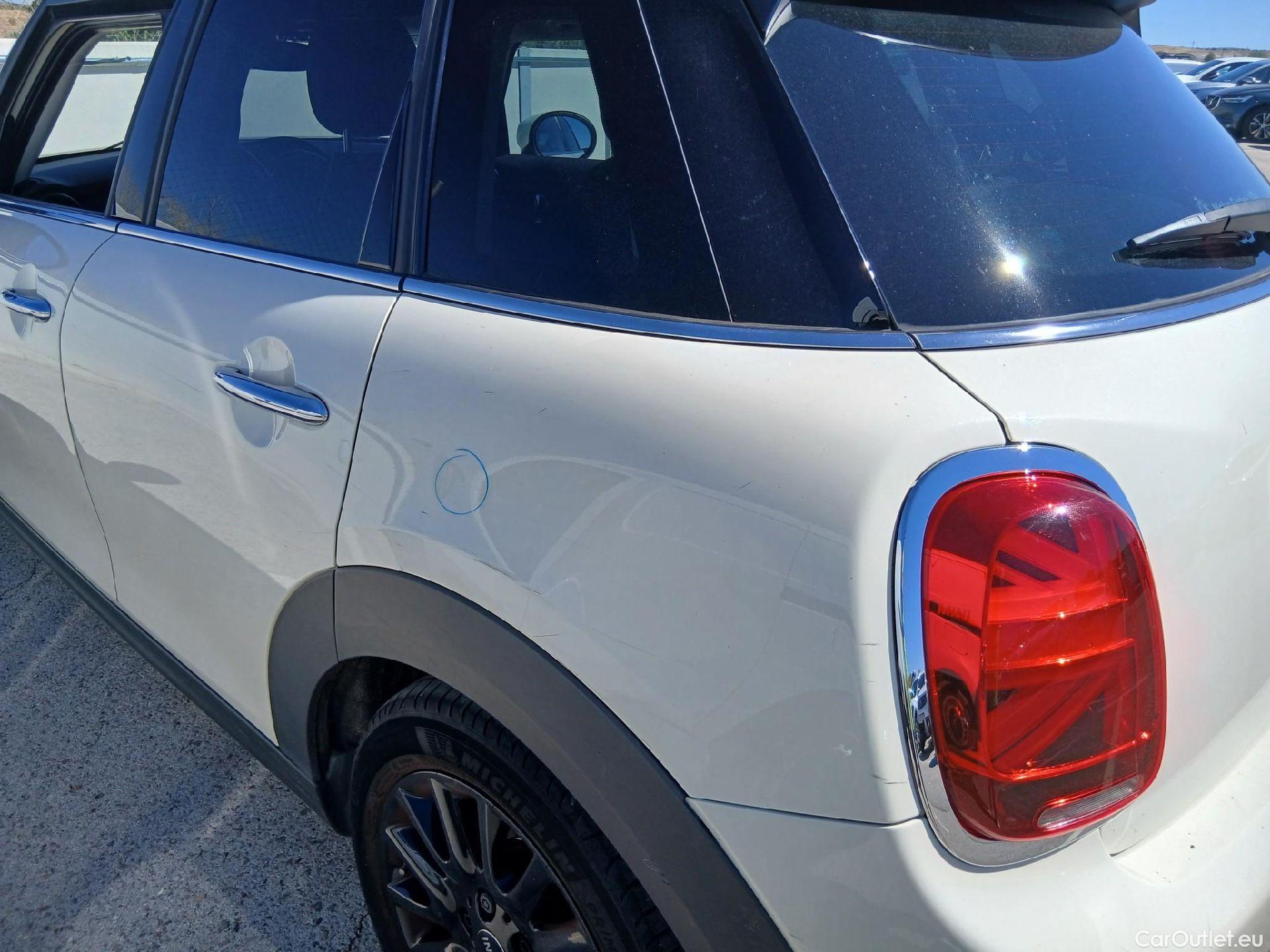  Mini  Cooper MINI MINI / 2014 / 5P / berlina con portón ONE 5 PUERTAS (CX) #29