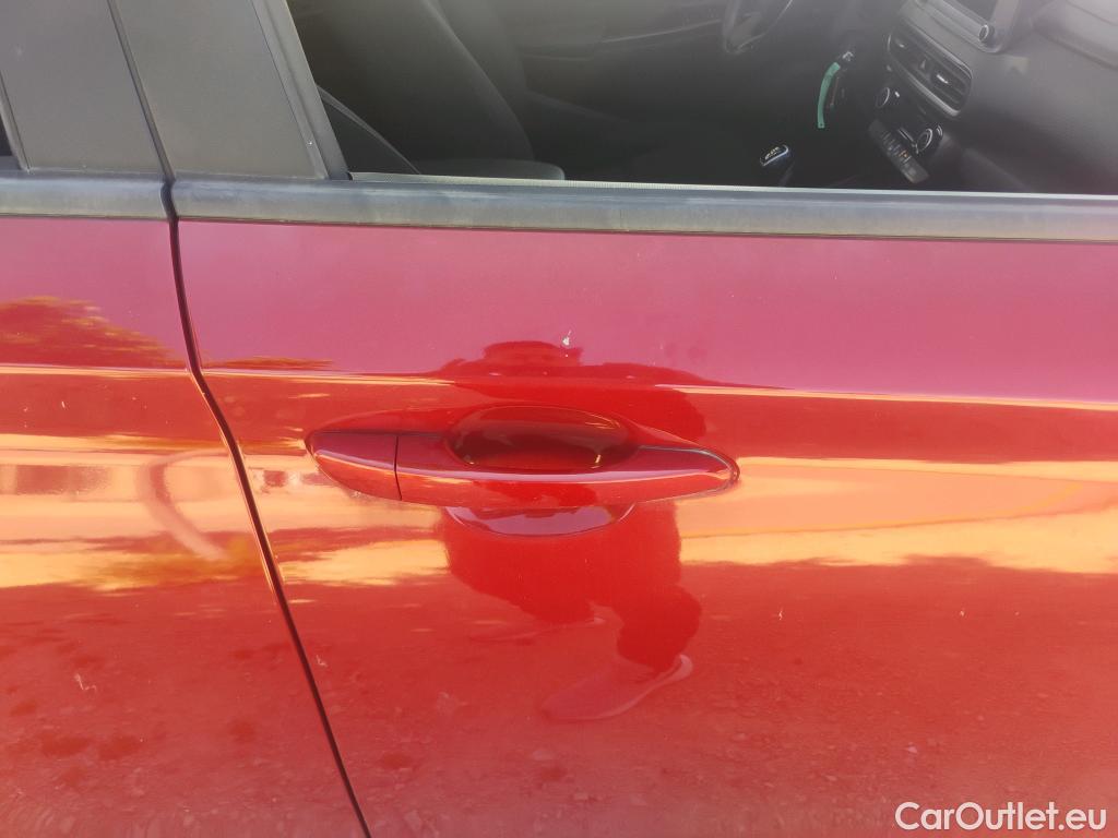  Hyundai  kona HYUNDAI  / 2020 / 5P / todoterreno 1.0 TGDI Maxx 4X2 #16