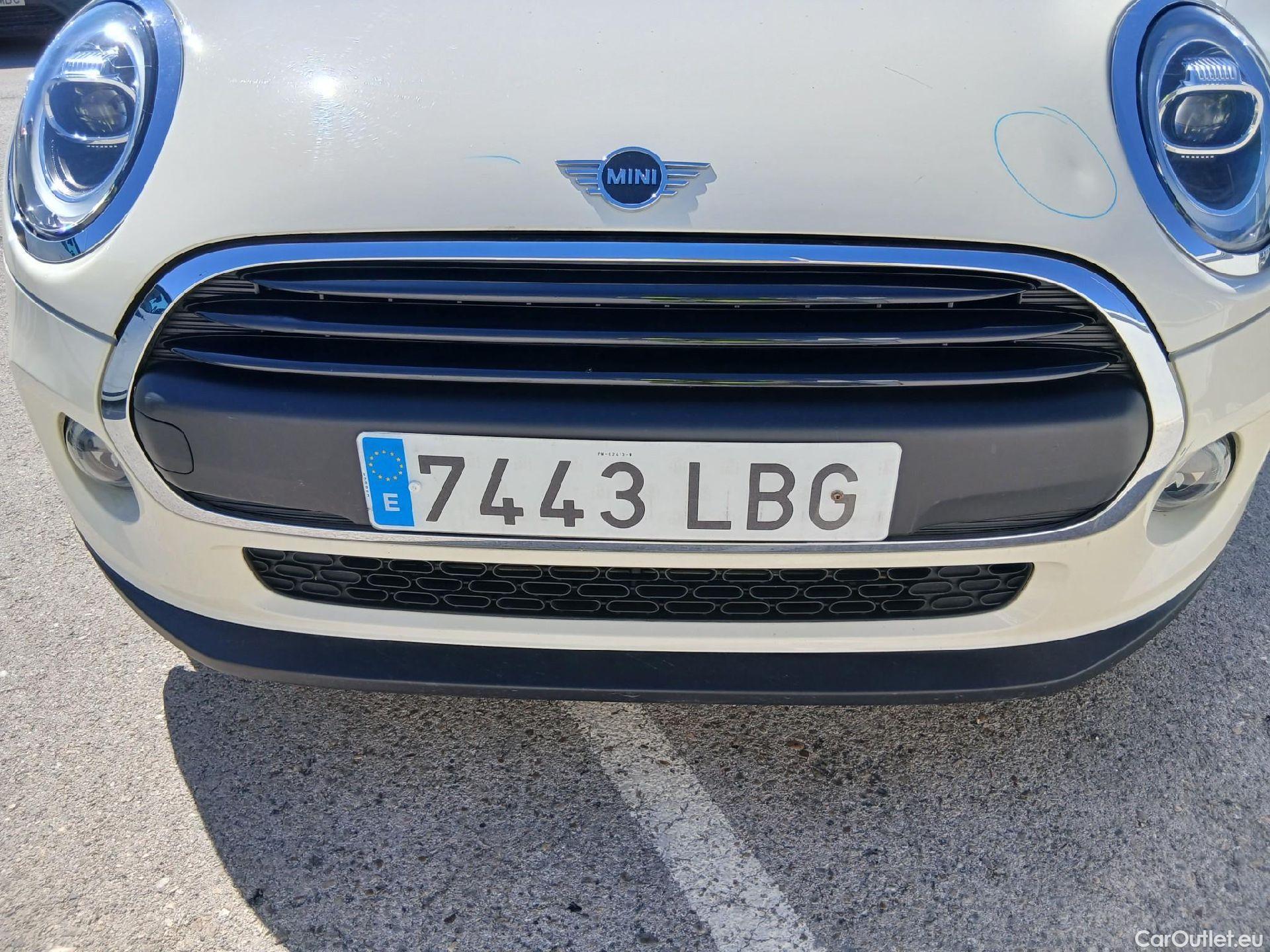  Mini  Cooper MINI MINI / 2014 / 5P / berlina con portón ONE 5 PUERTAS (CX) #12