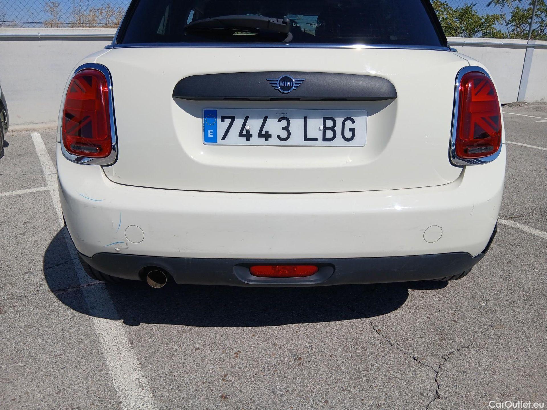 Mini  Cooper MINI MINI / 2014 / 5P / berlina con portón ONE 5 PUERTAS (CX) #30