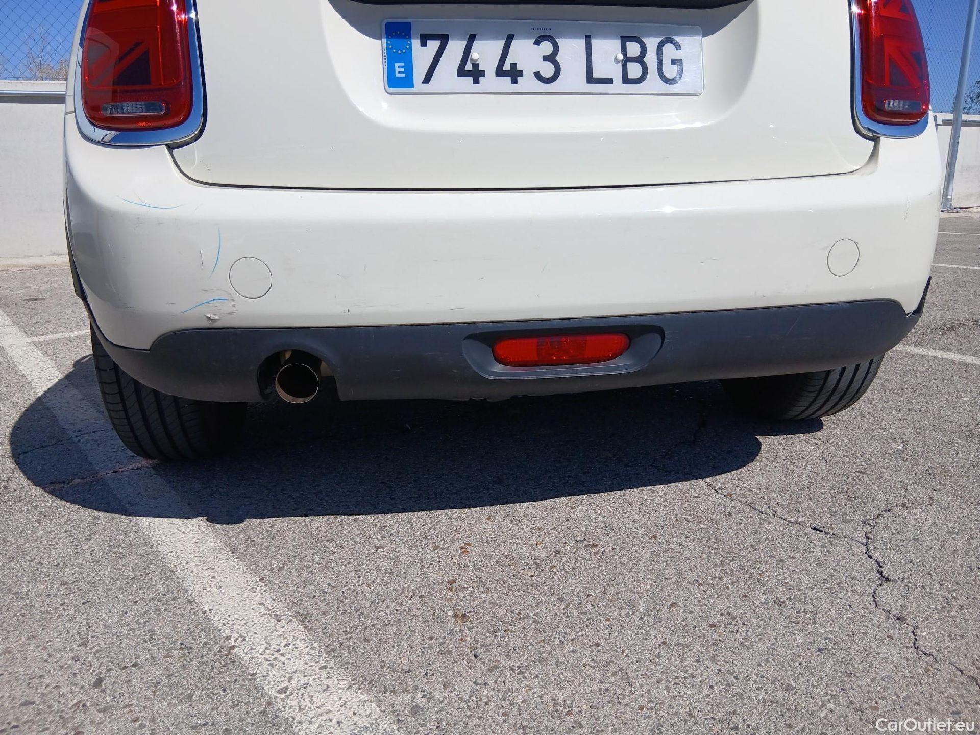  Mini  Cooper MINI MINI / 2014 / 5P / berlina con portón ONE 5 PUERTAS (CX) #32