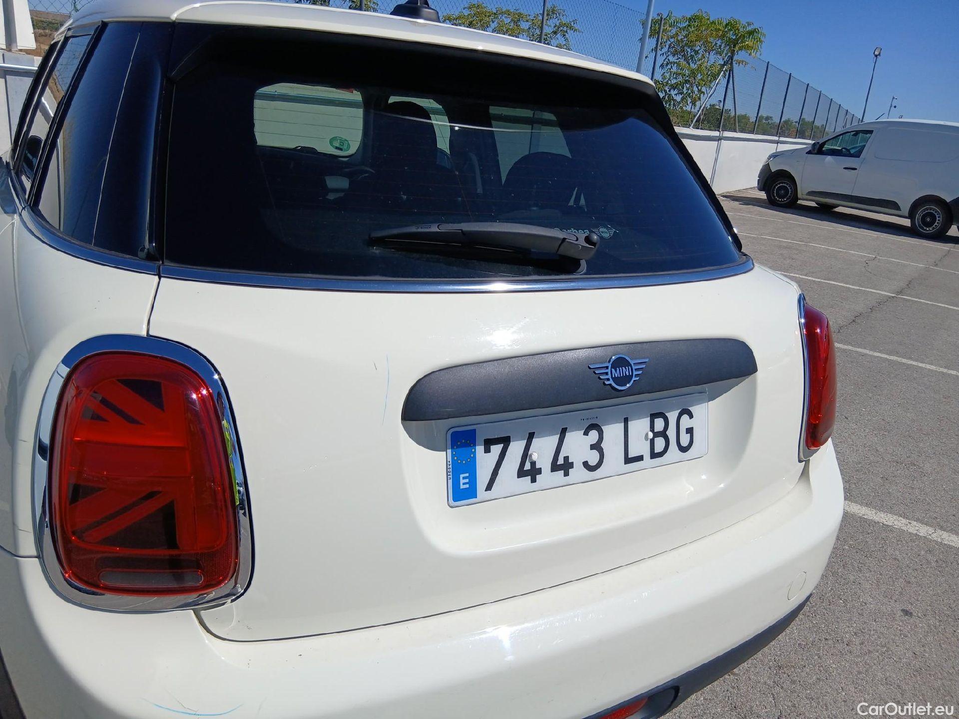  Mini  Cooper MINI MINI / 2014 / 5P / berlina con portón ONE 5 PUERTAS (CX) #34