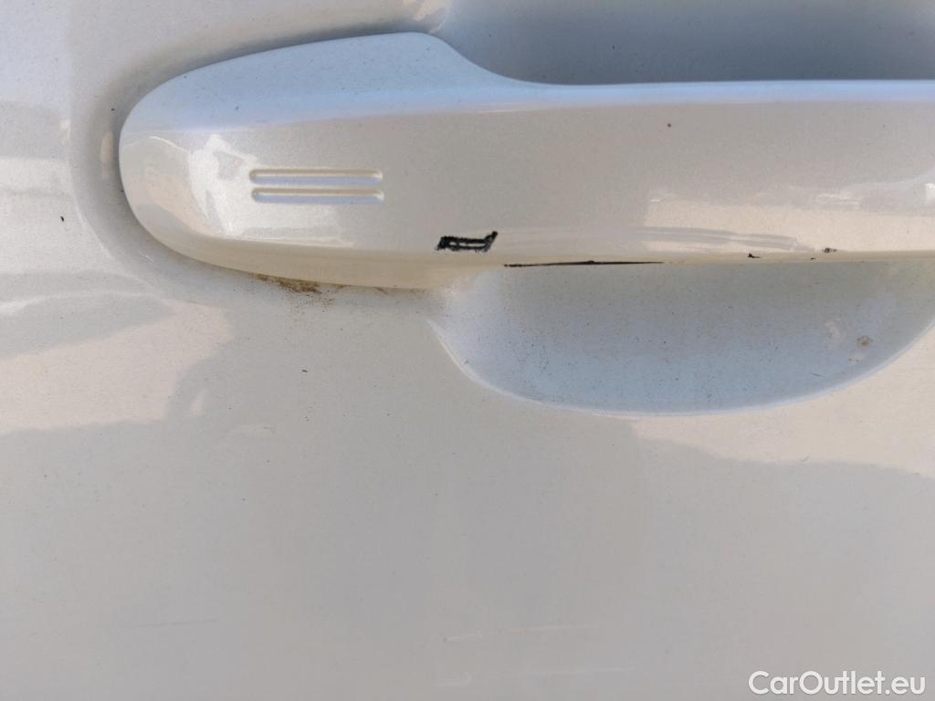  Toyota  C-HR TOYOTA  / 2019 / 5P / todoterreno 1.8 125H Advance #31