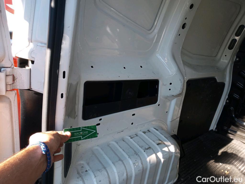  Fiat  Fiorino FIAT  / 2016 / 3P / furgón derivado de turismo Cargo Base N1 1.3 MJet 59 kW (80 CV) #6