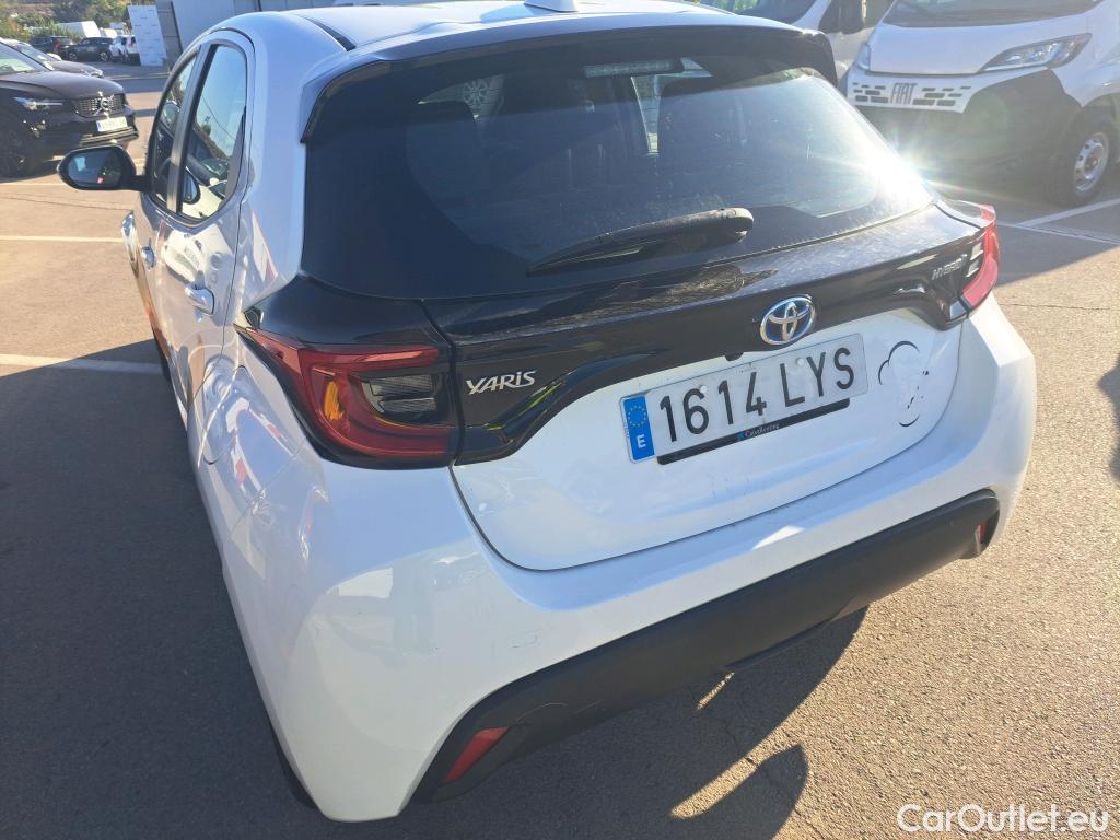  Toyota  Yaris TOYOTA  / 2020 / 5P / berlina con portón 1.5 120H Active Tech #3