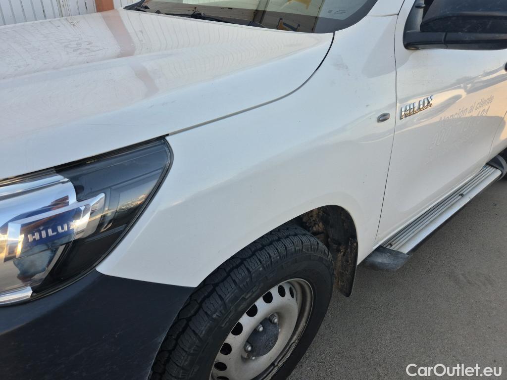  Toyota  Hilux TOYOTA  / 2016 / 2P / pickup 2.4 D-4D Cabina Sencilla GX #38