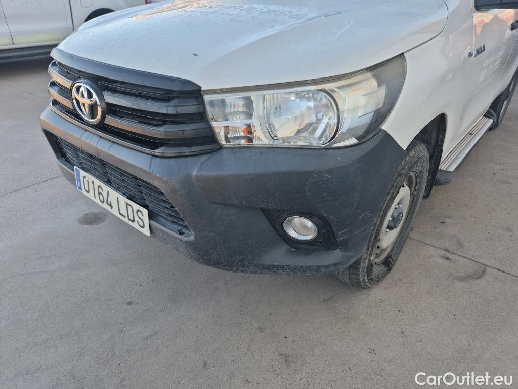  Toyota  Hilux TOYOTA  / 2016 / 2P / pickup 2.4 D-4D Cabina Sencilla GX #26