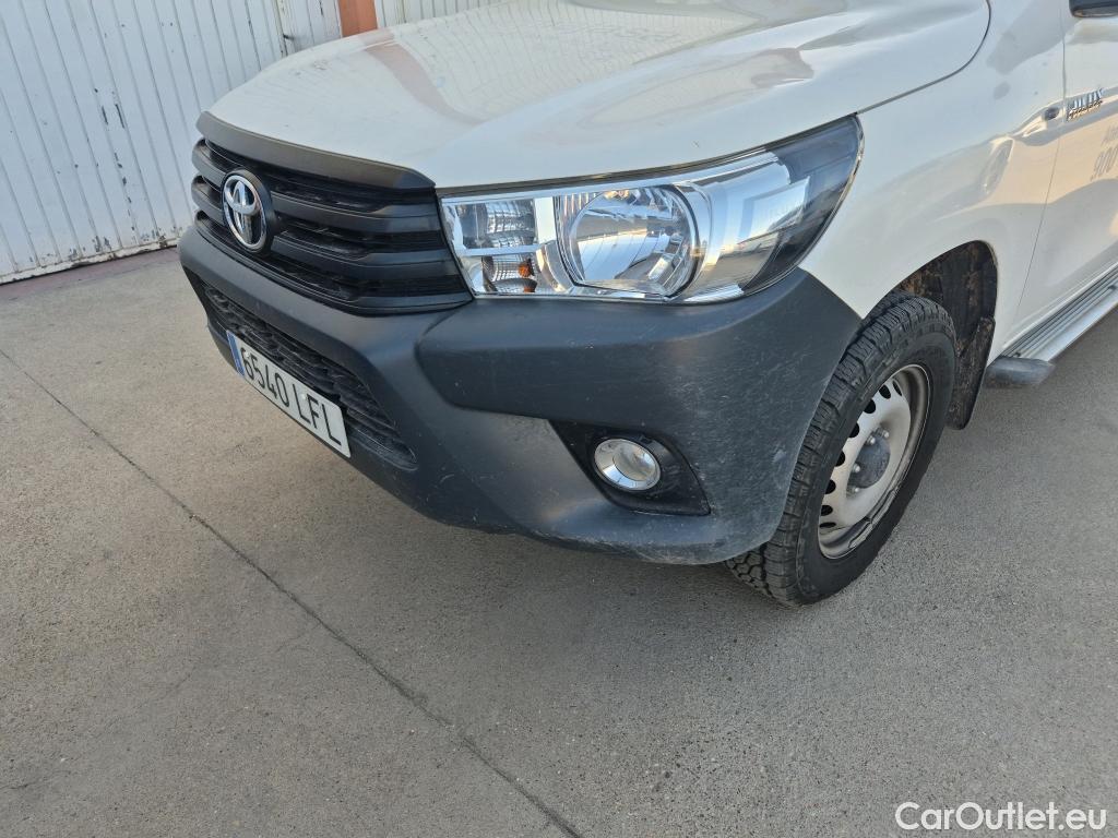  Toyota  Hilux TOYOTA  / 2016 / 2P / pickup 2.4 D-4D Cabina Sencilla GX #29
