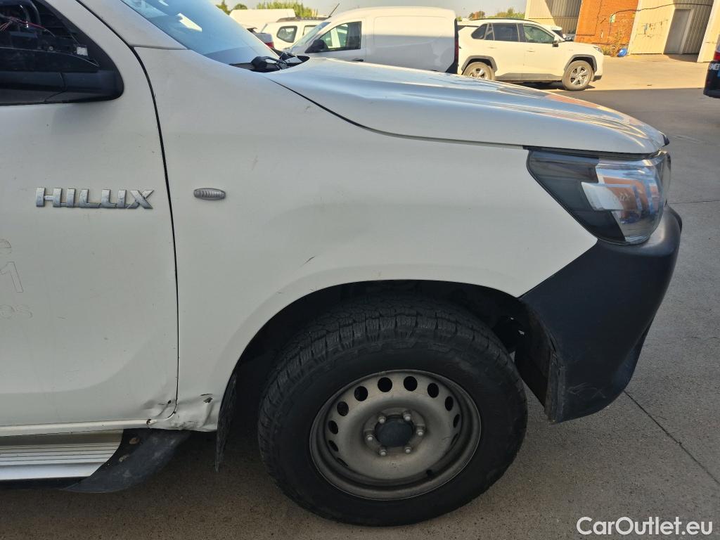  Toyota  Hilux TOYOTA  / 2016 / 2P / pickup 2.4 D-4D Cabina Sencilla GX #16