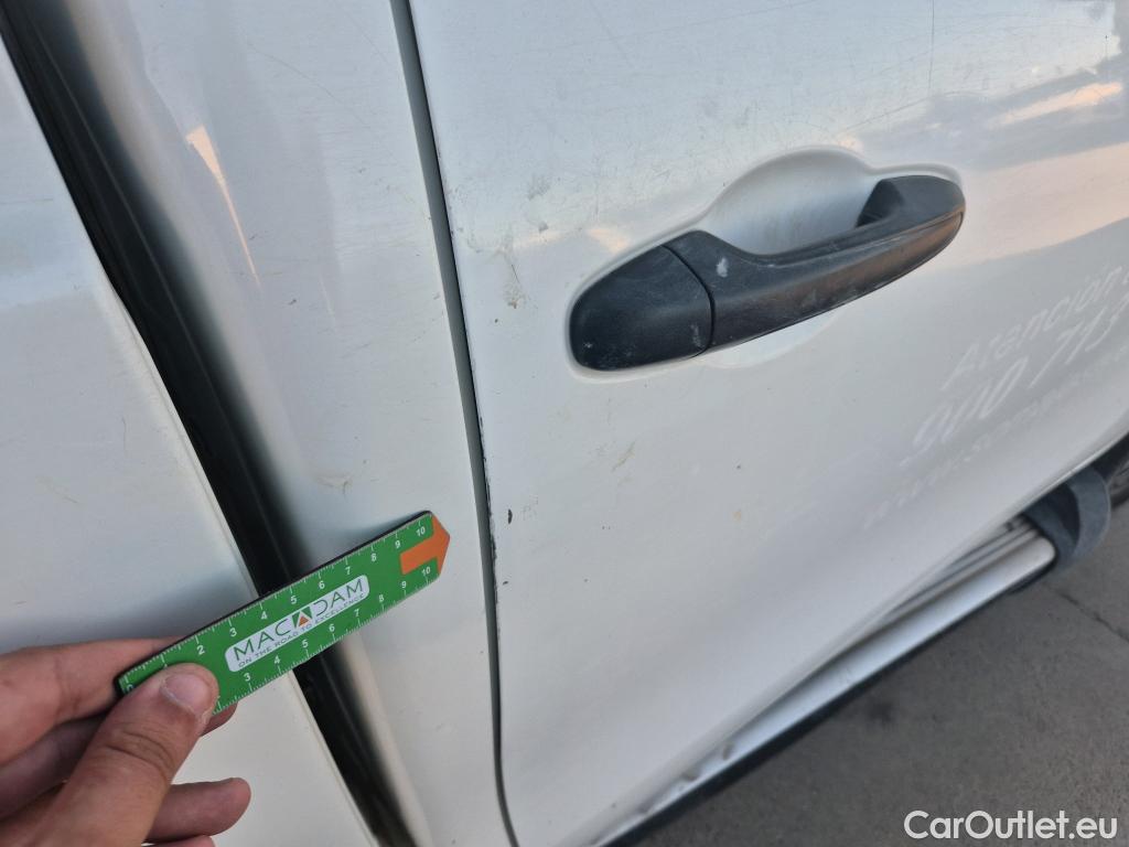  Toyota  Hilux TOYOTA  / 2016 / 2P / pickup 2.4 D-4D Cabina Sencilla GX #25