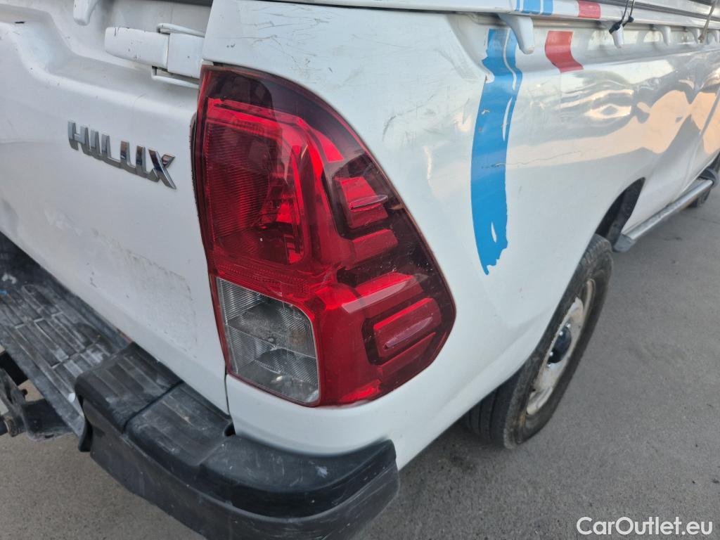  Toyota  Hilux TOYOTA  / 2016 / 2P / pickup 2.4 D-4D Cabina Sencilla GX #6