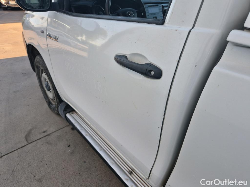  Toyota  Hilux TOYOTA  / 2016 / 2P / pickup 2.4 D-4D Cabina Sencilla GX #14
