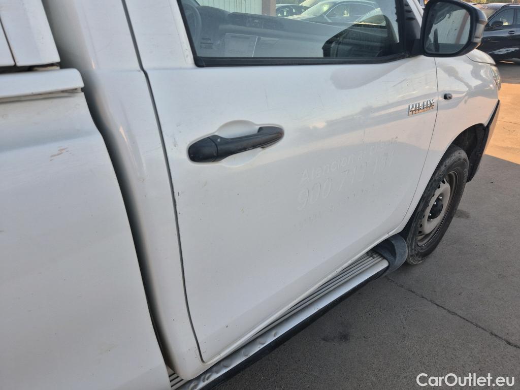  Toyota  Hilux TOYOTA  / 2016 / 2P / pickup 2.4 D-4D Cabina Sencilla GX #24