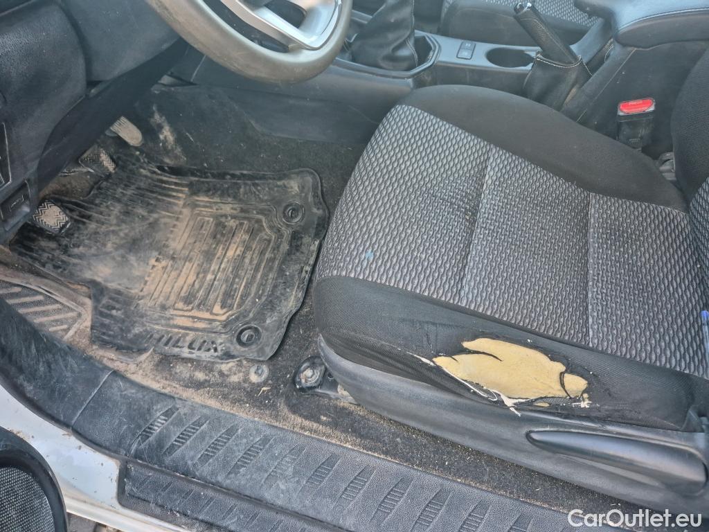  Toyota  Hilux TOYOTA  / 2016 / 2P / pickup 2.4 D-4D Cabina Sencilla GX #36