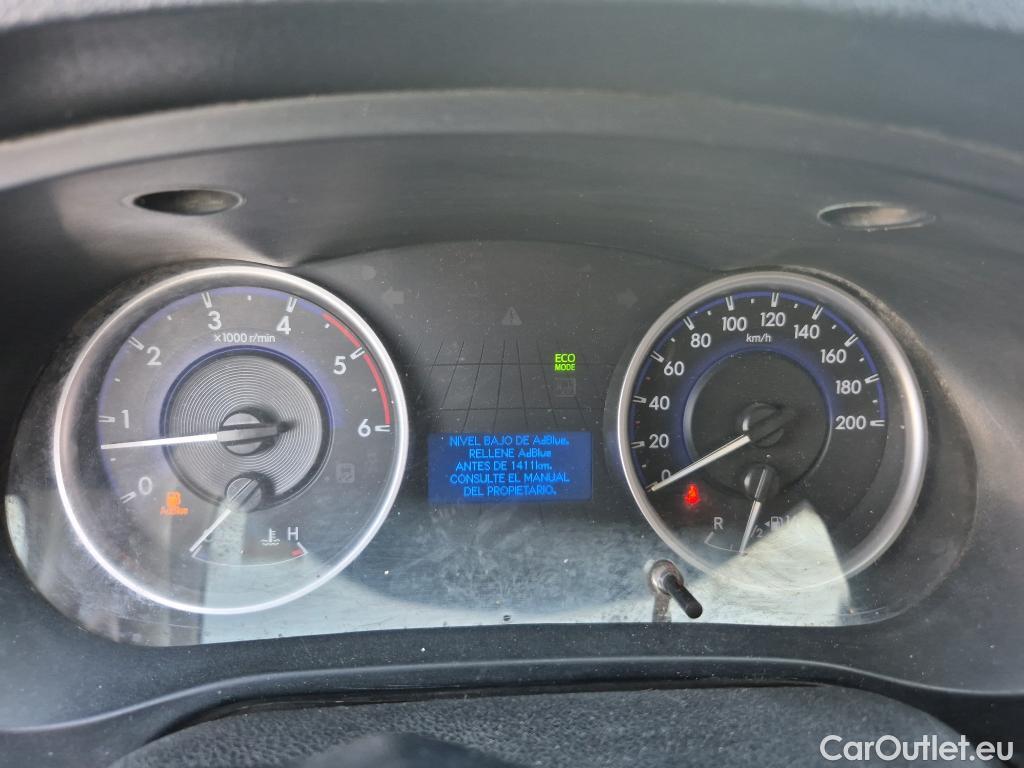  Toyota  Hilux TOYOTA  / 2016 / 2P / pickup 2.4 D-4D Cabina Sencilla GX #42