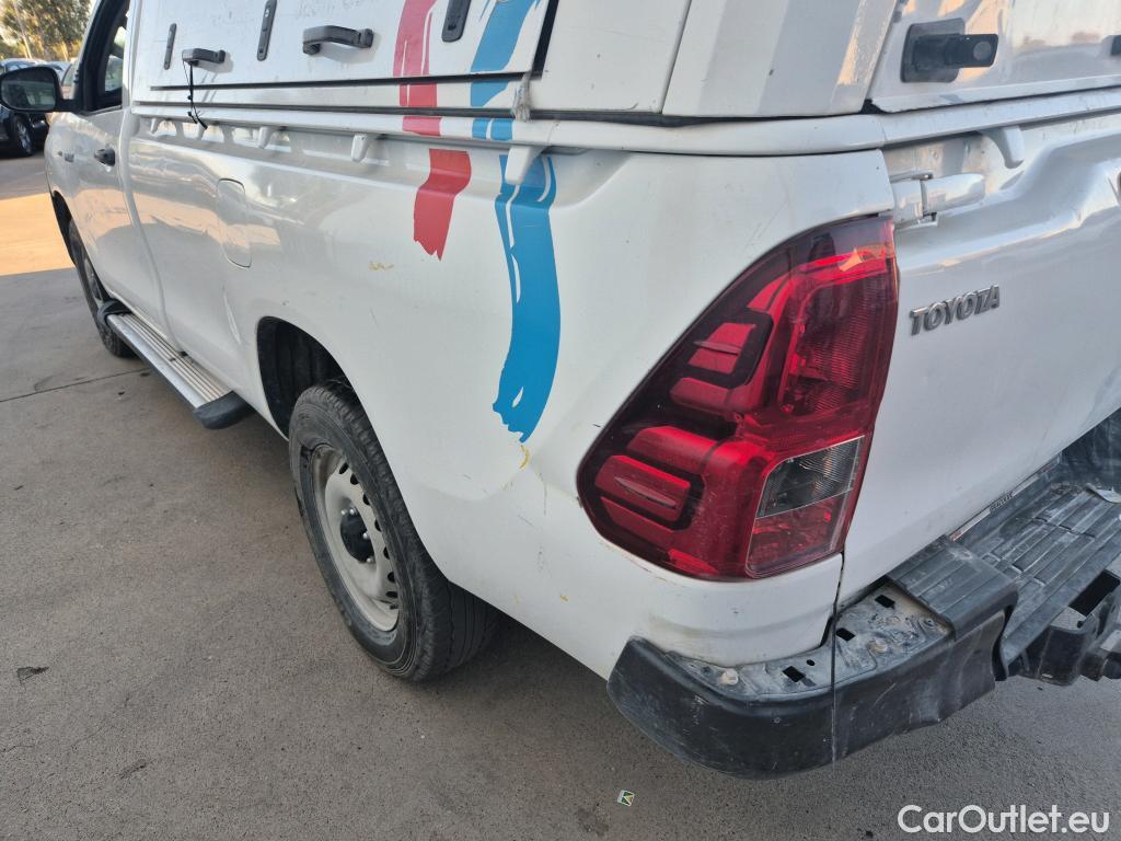  Toyota  Hilux TOYOTA  / 2016 / 2P / pickup 2.4 D-4D Cabina Sencilla GX #8