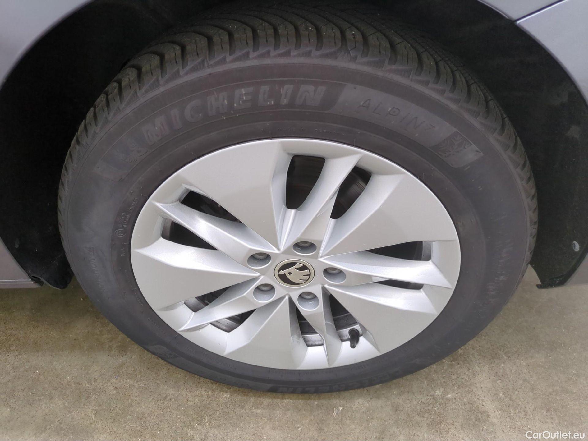  Skoda  Octavia  Break Business 2.0 TDI 115CV BVA7 E6d #9