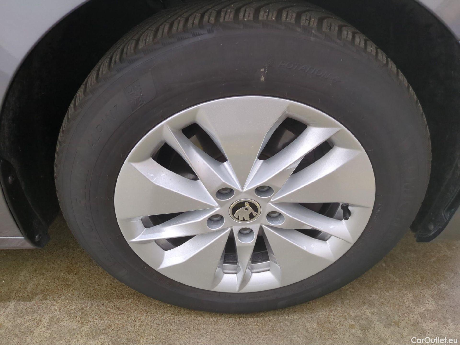  Skoda  Octavia  Break Business 2.0 TDI 115CV BVA7 E6d #7