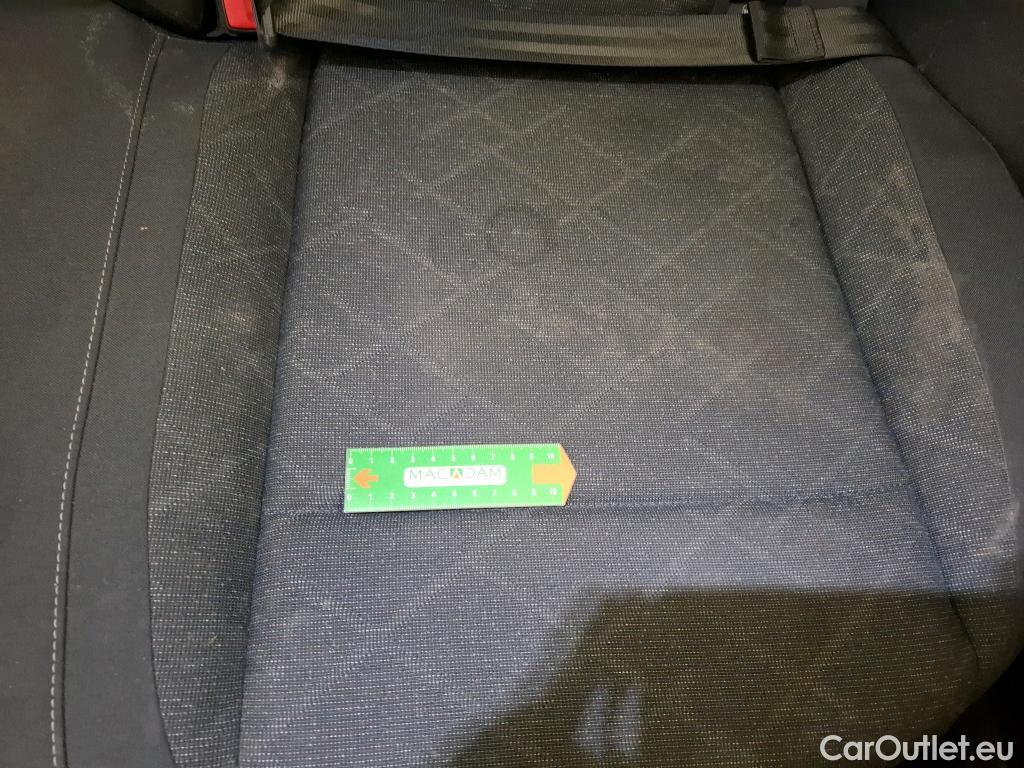  Volkswagen  Golf  VOLKSWAGEN / 2020 / 5P / Berline 2.0 TDI SCR 115 DSG7 Life Busi #51