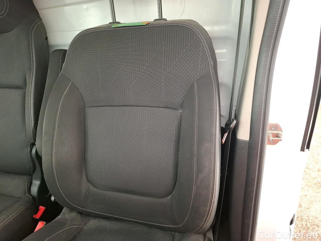  Renault  Trafic RENAULT  / 2019 / 4P / Fourgon tole FG GCF L1H1 1000 Energy dCi 145 EDC #42
