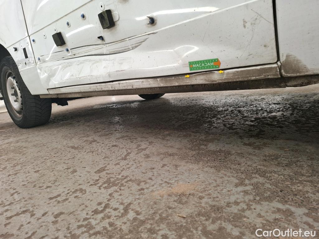  Renault  Master  Fourgon L2H2 3 5 Grand Confort dCi 130CV BVM6 E6 #51