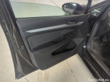 Volkswagen  Golf  Volkswagen Variant 1.5 eTSI EVO 130KM DSG 7 Life 5d #37