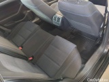  Volkswagen  Passat Volkswagen  Variant 1.4 TSI Plug-In-Hybrid 218 KM DSG 6 GTE 5d #25