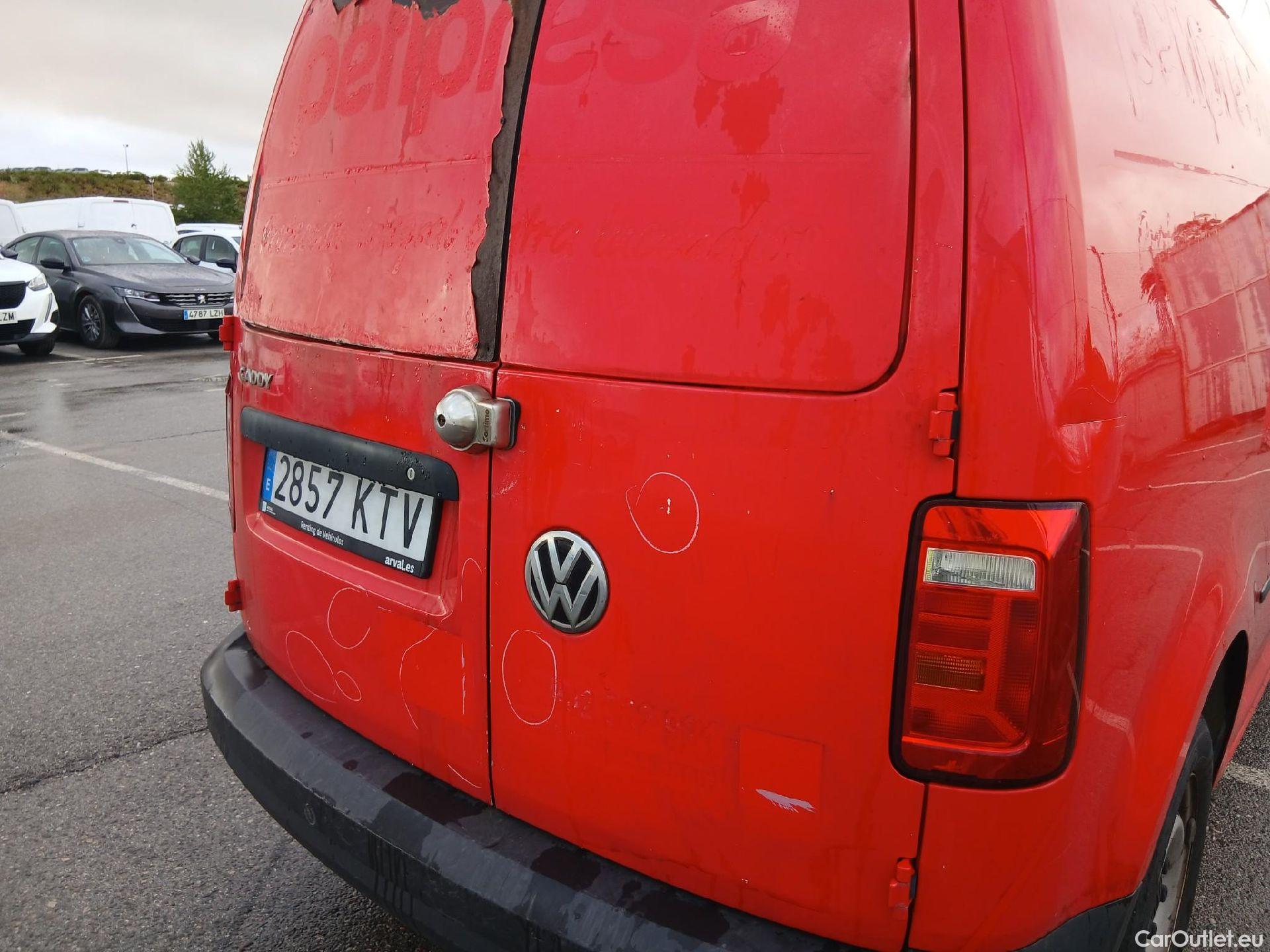  Volkswagen  Caddy VOLKSWAGEN  / 2015 / 4P / furgón derivado de turismo Business 2.0 TDI 75kW (102CV) BMT #23