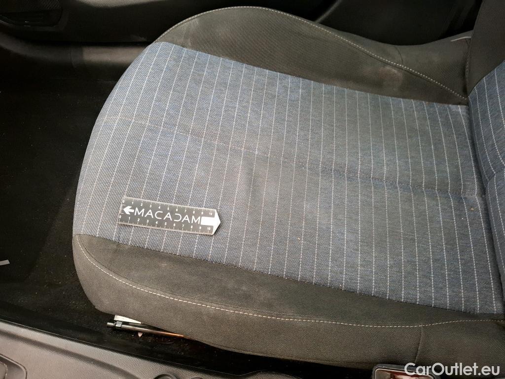  Peugeot  208  Premium 1.5 HDi 100CV BVM6 E6d #37