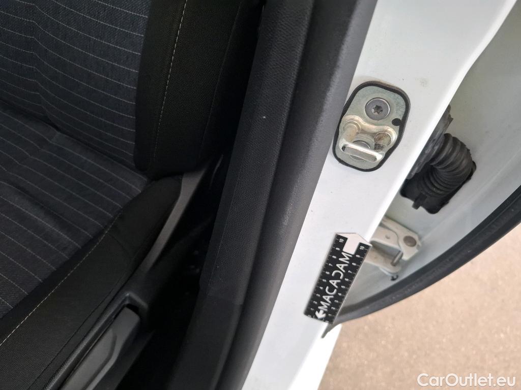  Peugeot  208  Premium 1.5 HDi 100CV BVM6 E6d #29